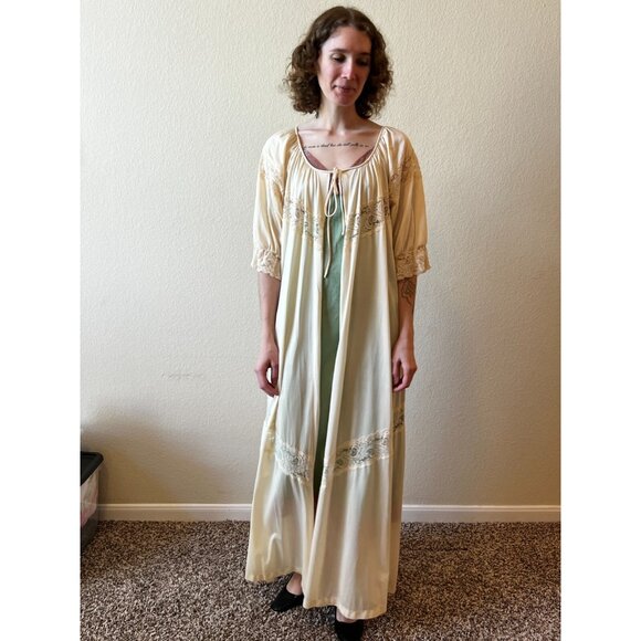 Vintage Cream/tan Maxi Robe Peignoir Dressing Gown Nylon/Lace 44" Bust Plus Size - Picture 2 of 14